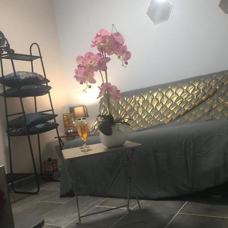 Chez Sandy Bed and Breakfast Aubagne Exteriör bild